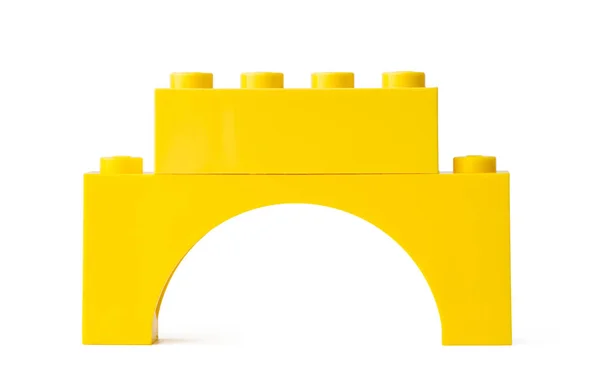 Χρωματιστά πλαστικό παιχνίδι κτίριο μπλοκ απομονώνονται σε λευκό — Φωτογραφία Αρχείου