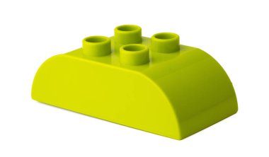 Beyaz üzerine izole edilmiş yeşil plastik yapı bloğu