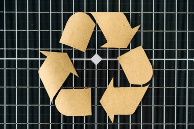 Alternatif enerji güneş enerjisi paneli kapat