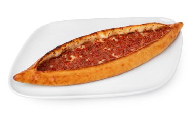 Türk teknesi şeklindeki düz ekmek pidesi beyazda izole edildi