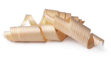 Beyaz zemin üzerinde izole ahşap talaşı