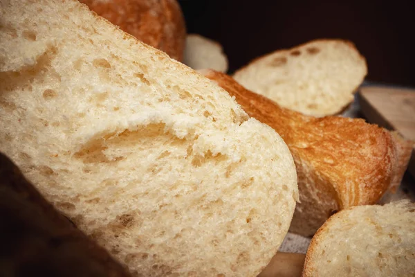Snijd brood assortiment voor een achtergrond, close-up — Stockfoto