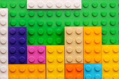 Çocukların plastik bina malzemelerinin ayrıntıları