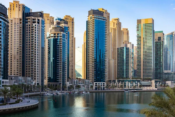 DUBAI, BAE - Mart 2020 Dubai Marina Manzarası