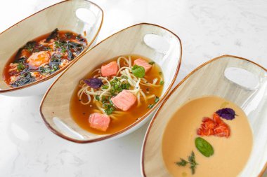 Tom Yam, Miso çorbası ve kremalı çorba.