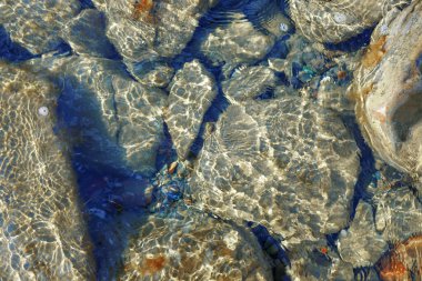 Arkaplan için taşlı deniz fotoğrafı