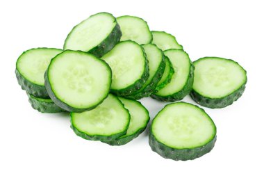 salatalık beyaz arkaplanda izole edilmiş.