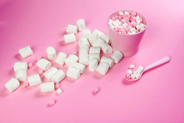 Marshmallows on pink background — Stock Photo, Image