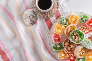 Tahta masada Türk lokumu