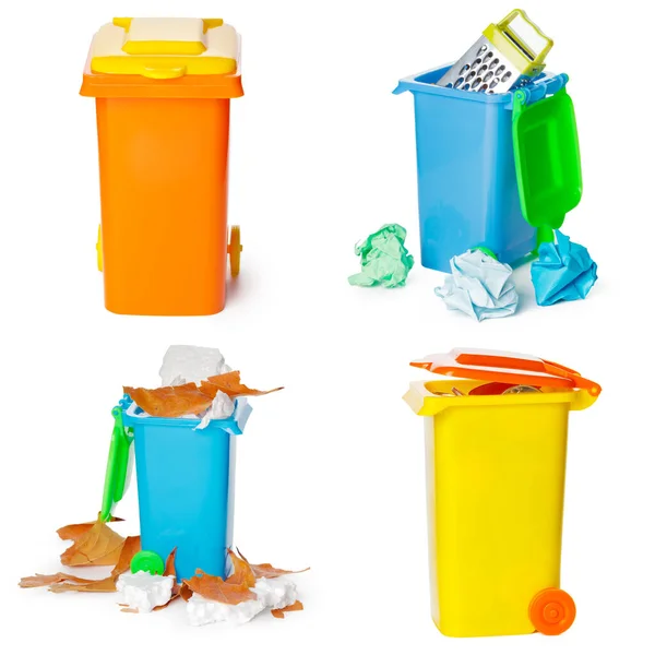 Concept de recyclage. Poubelles colorées pour différentes ordures sur fond blanc — Photo