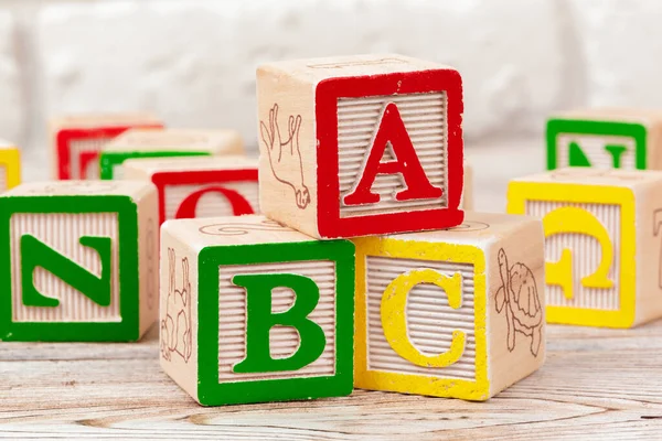 Houten speelgoed Blokken met de tekst: abc — Stockfoto