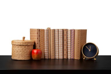 Kitap yığını ve çalar saat, kavramı okuma zamanı.