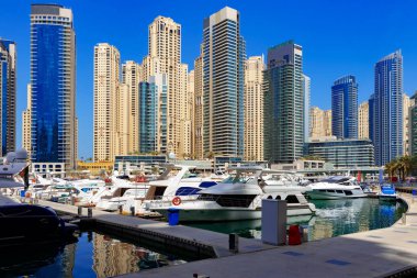 Dubai Marina gökdelenleri ve Dubai limanı, Birleşik Arap Emirlikleri