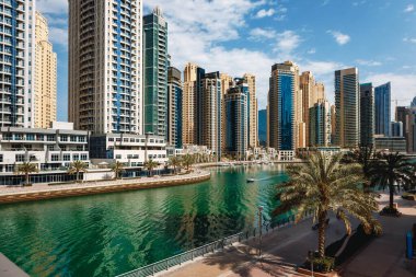 Dubai Marina gökdelenleri ve Dubai limanı, Birleşik Arap Emirlikleri