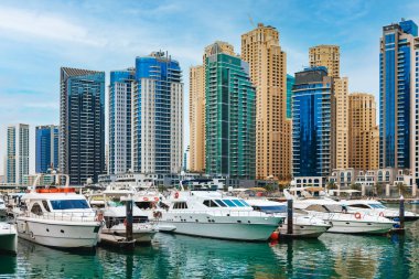 Dubai Marina gökdelenleri ve Dubai limanı, Birleşik Arap Emirlikleri