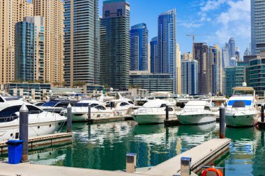 Dubai Marina gökdelenleri ve Dubai limanı, Birleşik Arap Emirlikleri