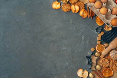 Süslü Noel tatlılarının güzel kompozisyonu