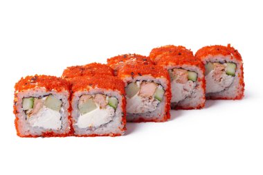 Sushi dürümlerinin yakın plan resmi beyaz arkaplanda izole edildi