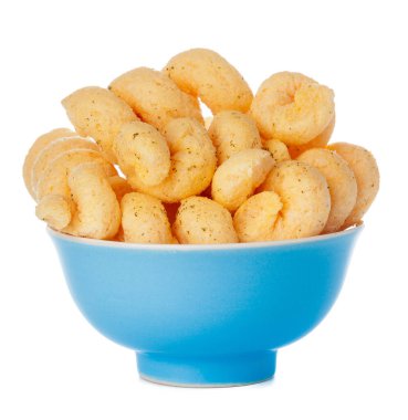 Beyaz üzerine izole edilmiş peynirli puf toplarını kapat