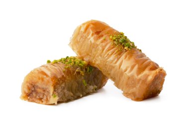 Beyaz arka planda izole edilmiş tatlı baklava