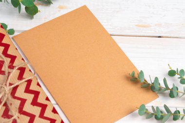 Tebrik kartı ile Noel hediyesi.