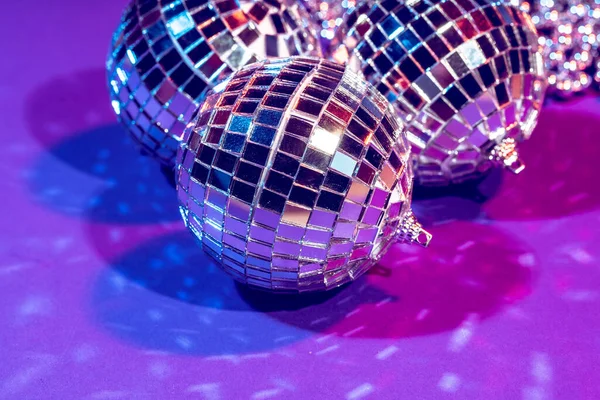 Lumière de fête boule disco fermer. Concept de disco — Photo