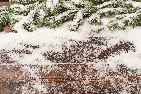 Jul semester bakgrund med snö, kopiera utrymme — Stockfoto