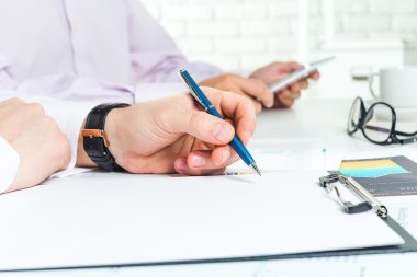 iş adamları elinde