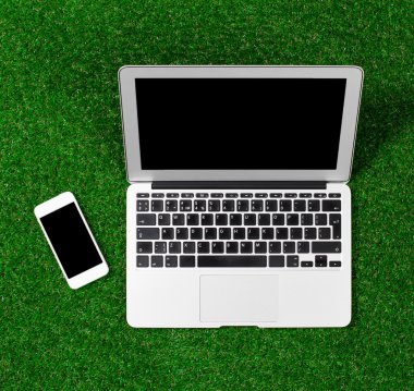 Dijital tablet, defter üzerinde çalışma masası