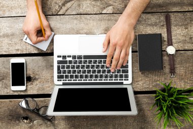 Boş Not Defteri ile dizüstü bilgisayar