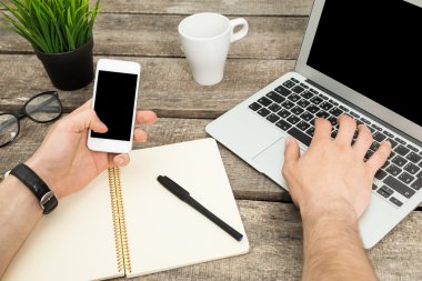 Boş Not Defteri ile dizüstü bilgisayar