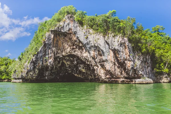 Das Meer und die Berge — Stockfoto