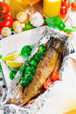 Limonlu kızarmış balık.