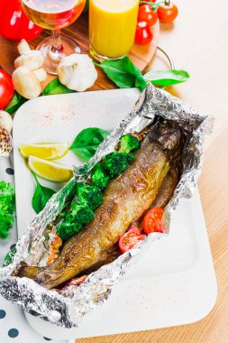 Limonlu kızarmış balık.