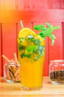 buz ve naneli limonata