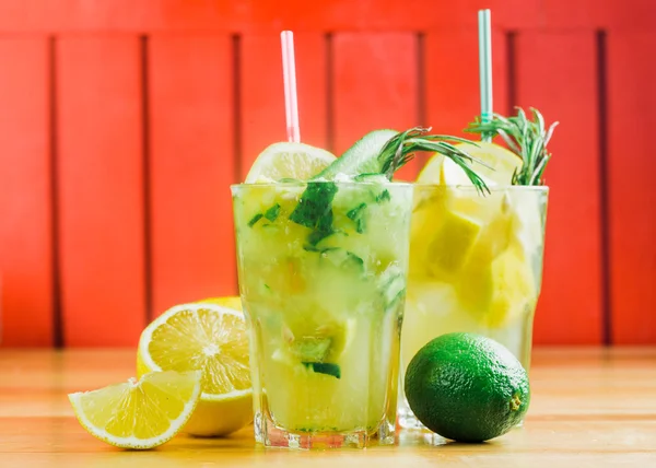 Lemoniada z lodu i miętą — Zdjęcie stockowe