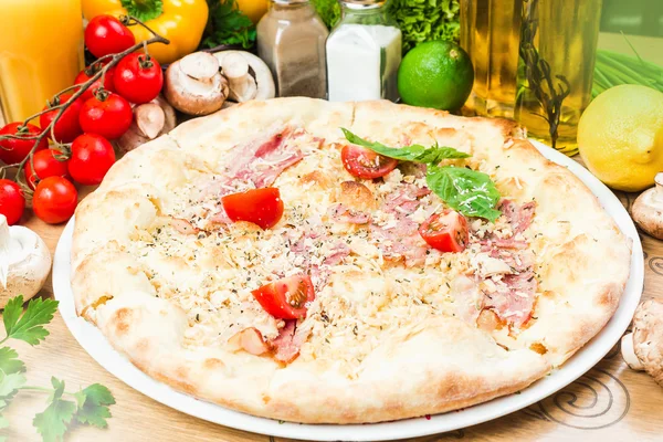 Italienische Pizza — Stockfoto