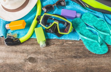 Dalış gözlük, şnorkel ve palet