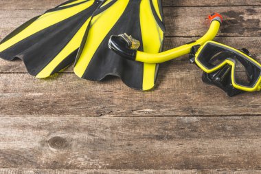 Dalış gözlük, şnorkel ve palet