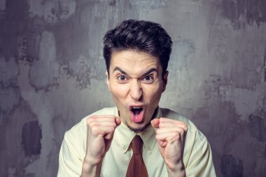 Yakışıklı bir gencin portresi.