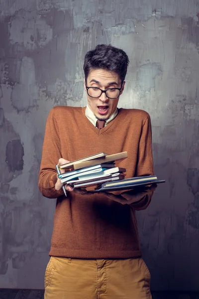 Porträt eines hübschen jungen Mannes — Stockfoto