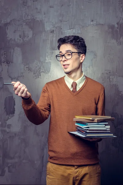 Porträt eines hübschen jungen Mannes — Stockfoto