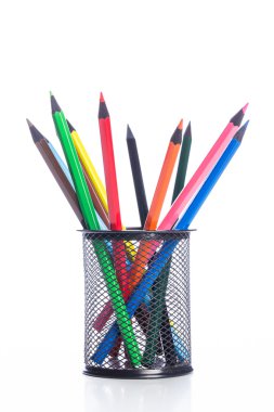 izole renkli kalemler