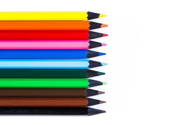 Crayons de couleur isolés sur fond blanc — Photo