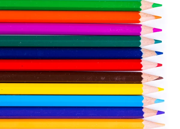 Crayons de couleur isolés sur fond blanc — Photo