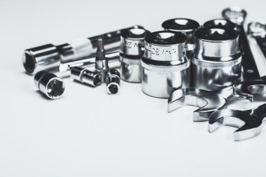 Birçok metal araç