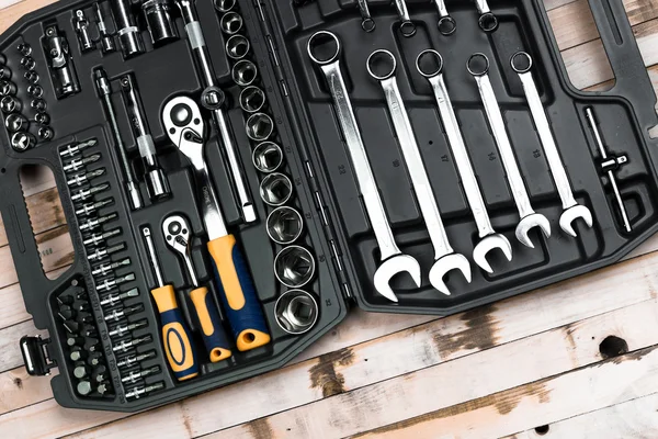 Muchas herramientas en caja de plástico — Foto de Stock