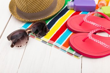 Yaz giysileri kümesi. Üstten Görünüm.