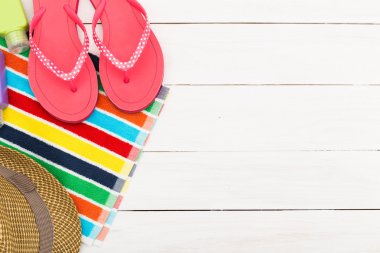 Yaz giysileri kümesi. Üstten Görünüm.