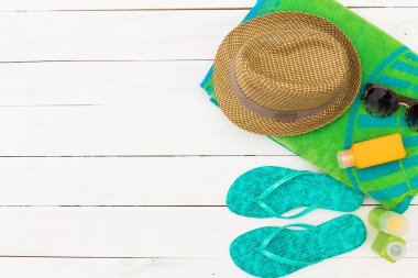 Yaz giysileri kümesi. Üstten Görünüm.